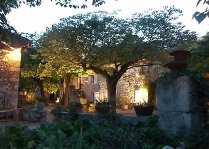 马斯贝拉柯蒂斯酒店 La Garde-Adhémar 外观 照片